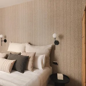 Apartment C211